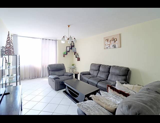 2.5 BEDROOM APARTMENT FOR SALE IN BEDFORD GARDENS